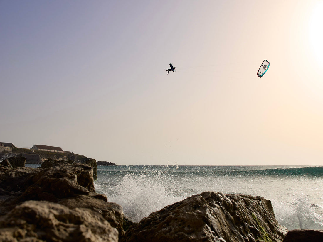 Guía Aprender Kitesurf - Parte 3: Primeros Pasos en el Kitesurf – Aprende a Controlar la Cometa en Tierra